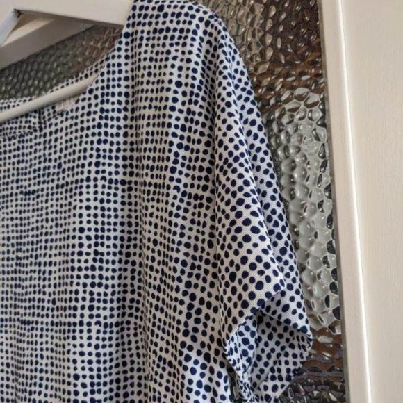 Fun Lively Shift Dress, Short-sleeve Swingy Bold Hem, Great for Summer - Picture 2 of 15